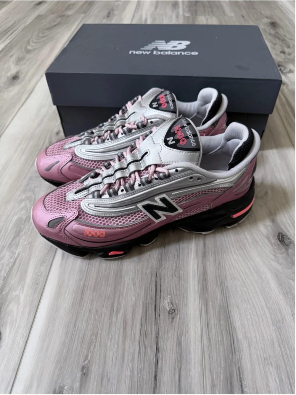 New Balance 1000 M1000U Pink Grey Men’s 9 Women’s 10.5 Y2K Sneakers w/ Box